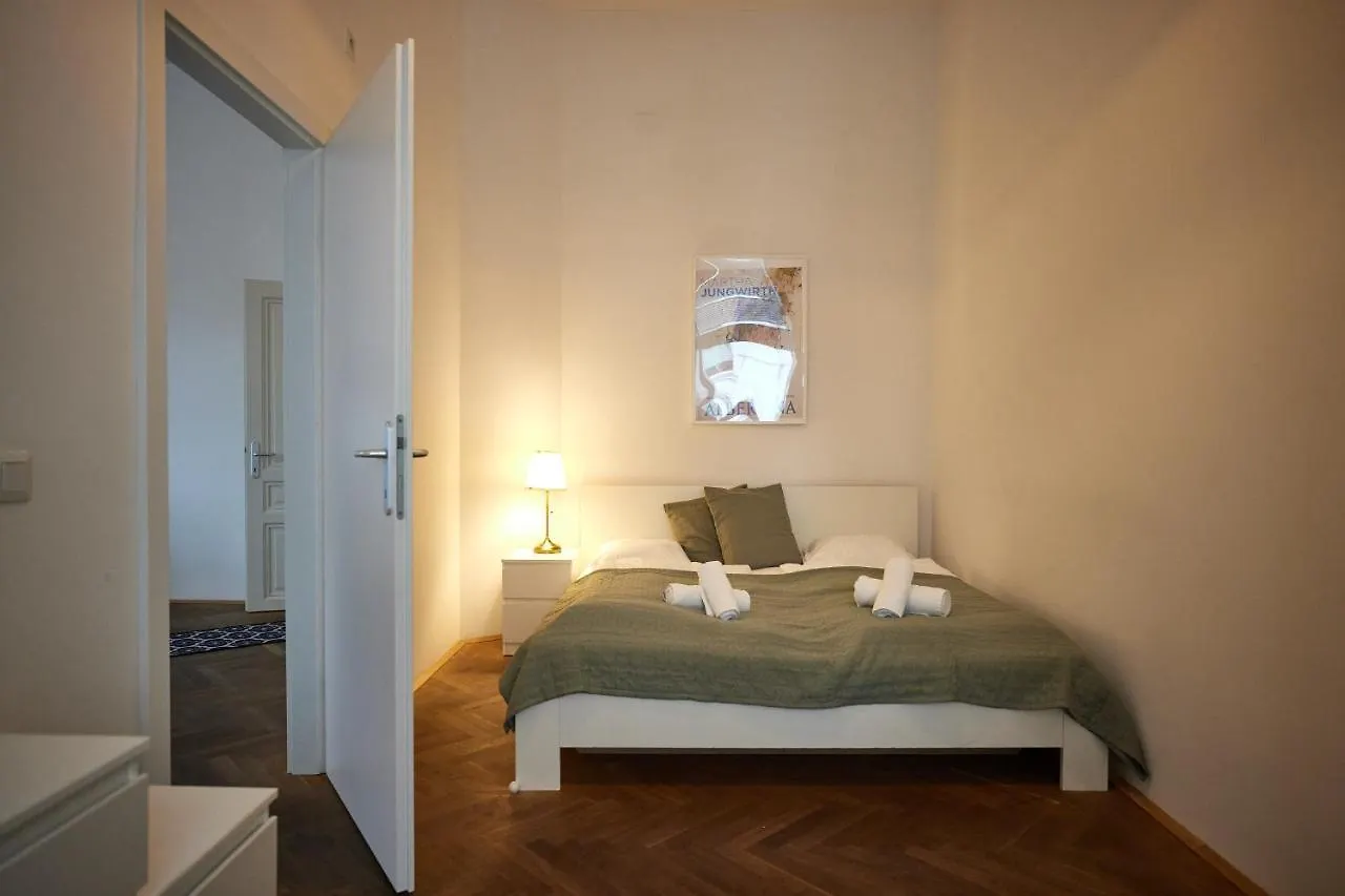 Daire Beautiful Restored - Close To Metro - II Viyana Avusturya