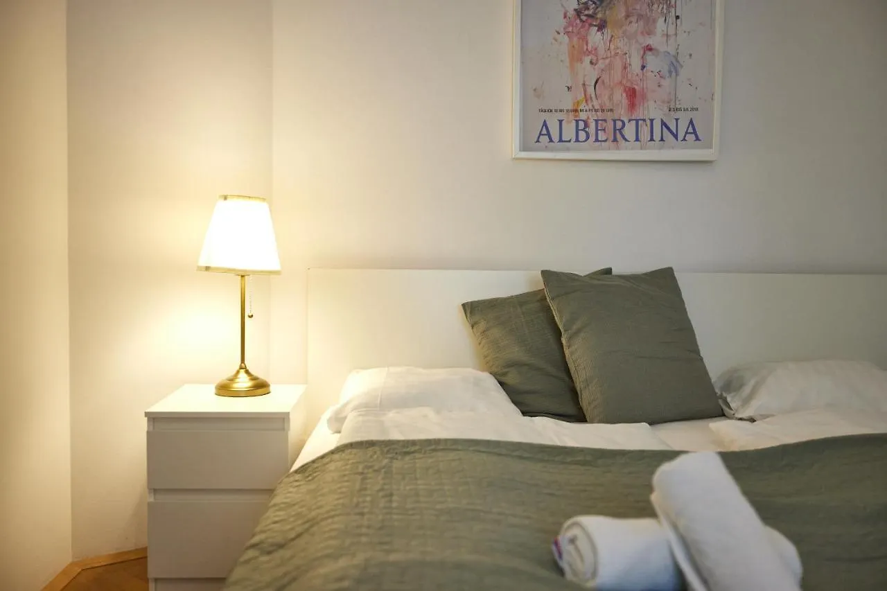 Beautiful Restored - Close To Metro - II Viyana