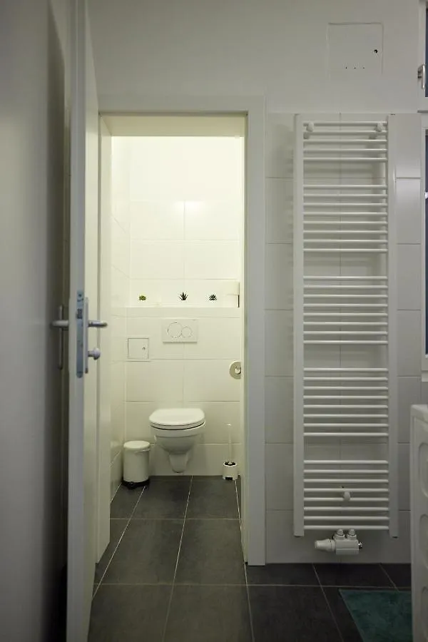 Daire Beautiful Restored - Close To Metro - II Viyana Avusturya