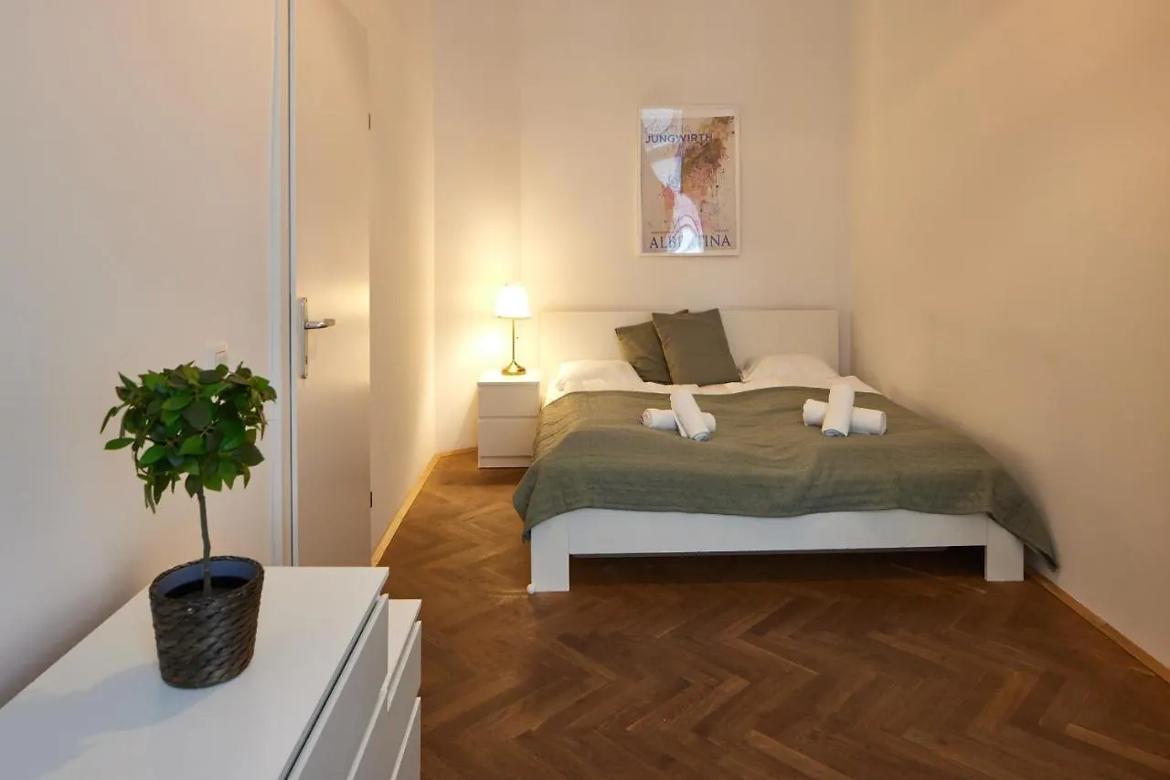 Apartment Beautiful Restored - Close To Metro - II Vienna