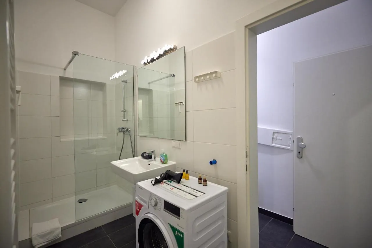 Beautiful Restored - Close To Metro - II Vienna Apartment