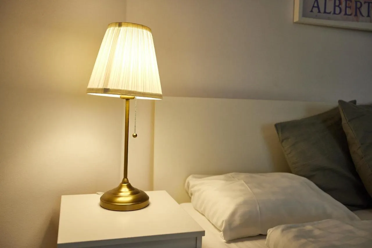 Apartment Beautiful Restored - Close To Metro - II Vienna